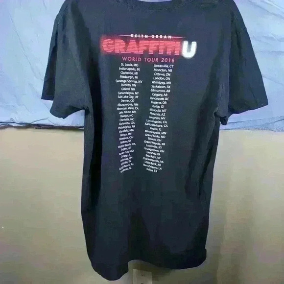Keith Urban T-Shirt Mens  Large 2018 GraffitiU World Tour Double Sided Black - Picture 4 of 5